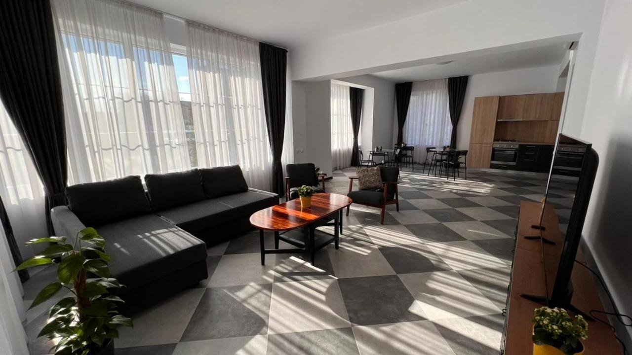 Ispera At The Vila Hotel Corbeanca Ngoại thất bức ảnh