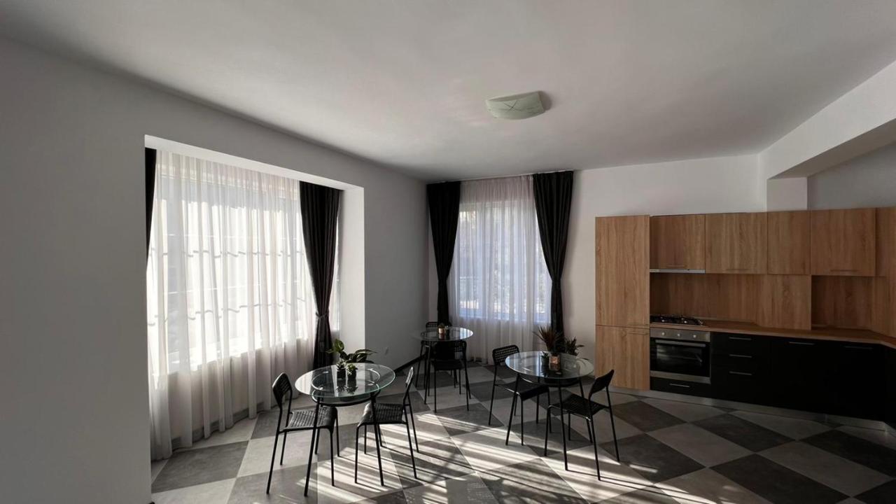 Ispera At The Vila Hotel Corbeanca Ngoại thất bức ảnh